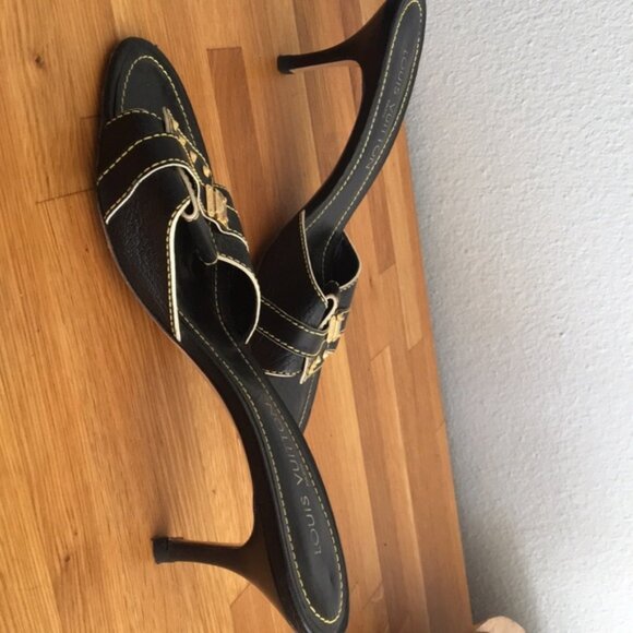 Louis Vuitton Shoes - Louis Vuitton black sandals sz 39 1/2